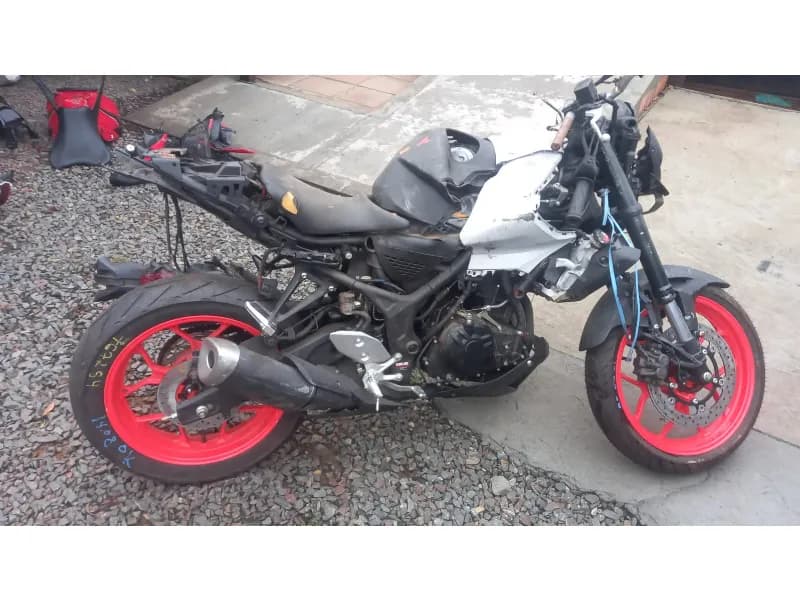 YAMAHA MT-03