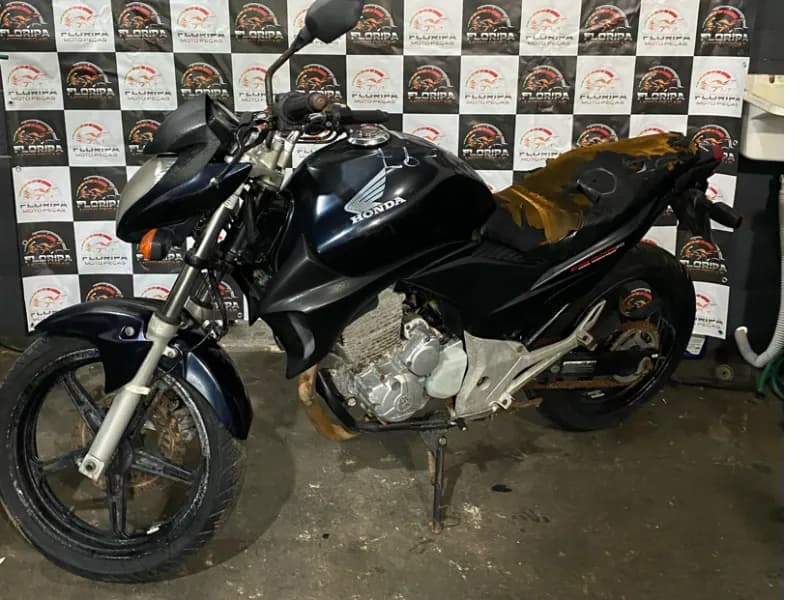 HONDA CB 300R 2013