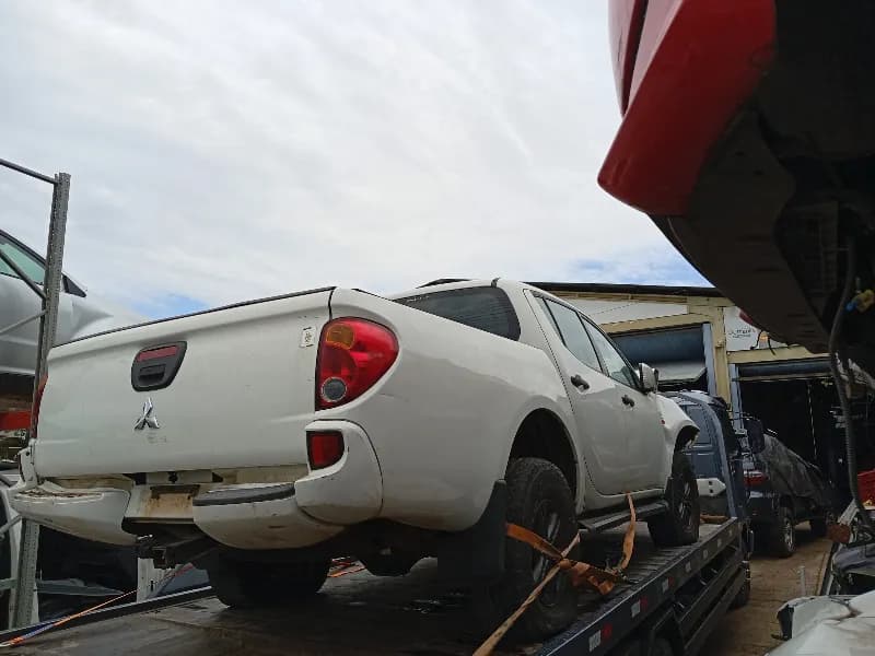MITSUBISHI L200 TRITON 2013
