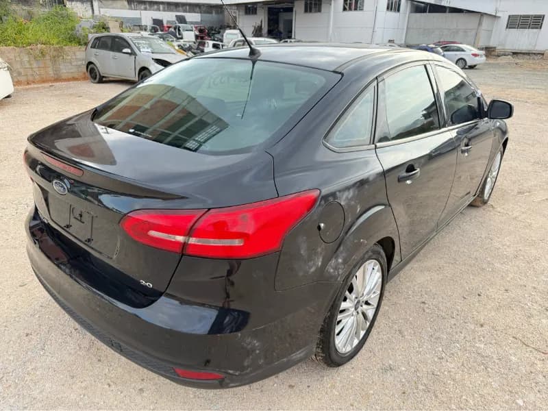 FORD FOCUS SEDAN 2017