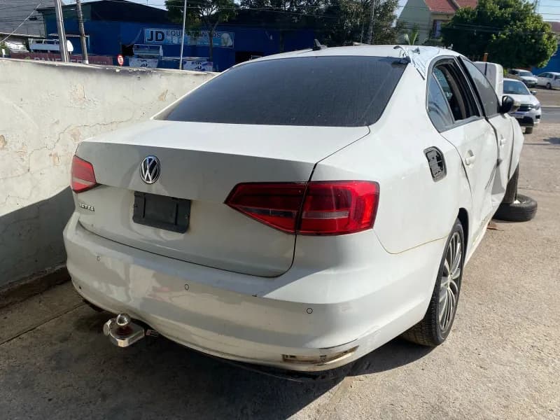 VOLKSWAGEN JETTA 2015