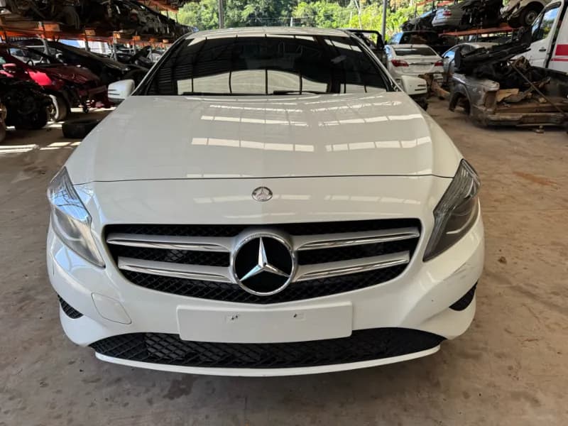 MERCEDES-BENZ A200 2014