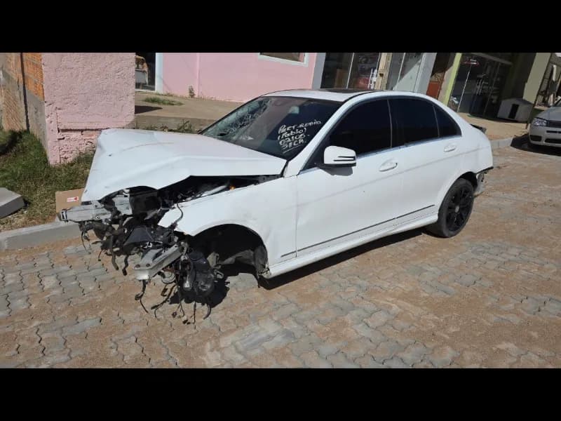 MERCEDES-BENZ  C200