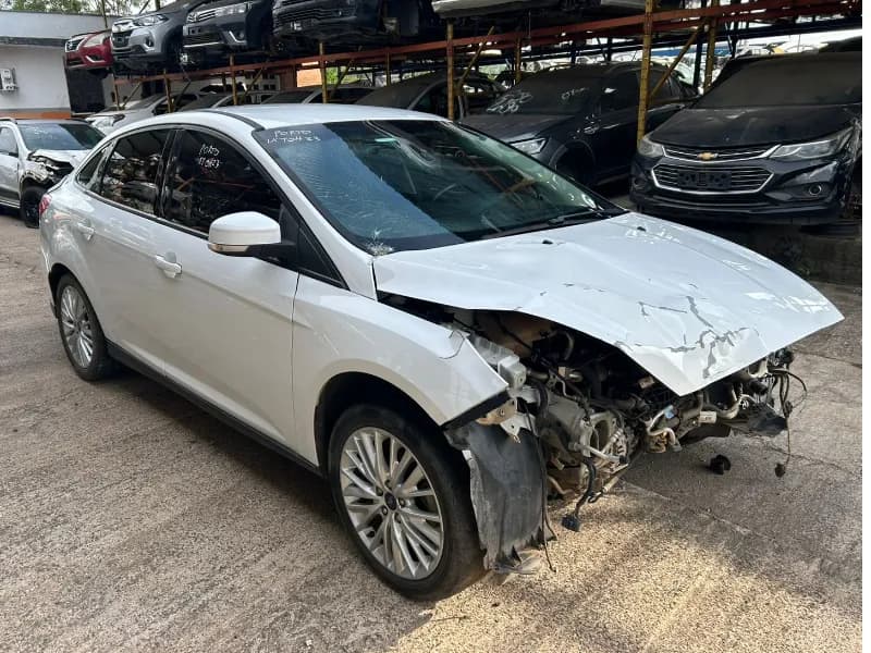 FORD FOCUS SEDAN