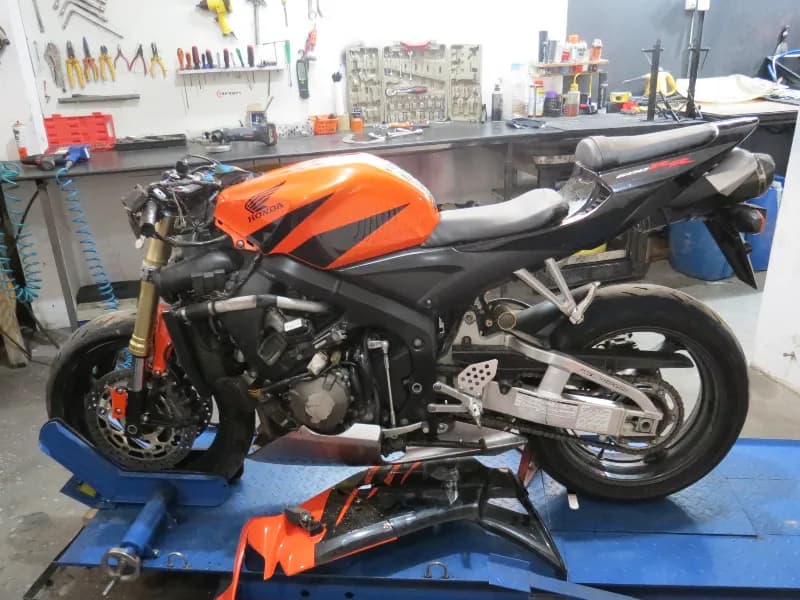 HONDA CBR 600