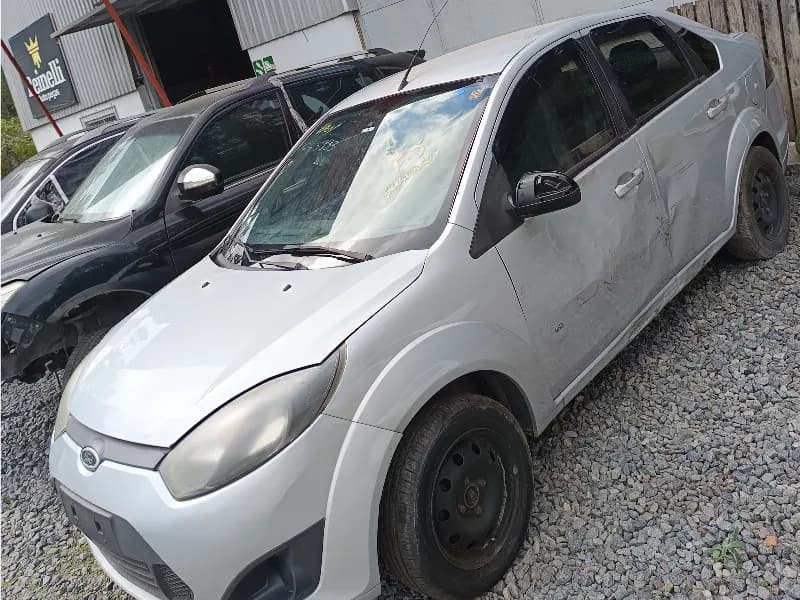 FORD FIESTA SEDAN