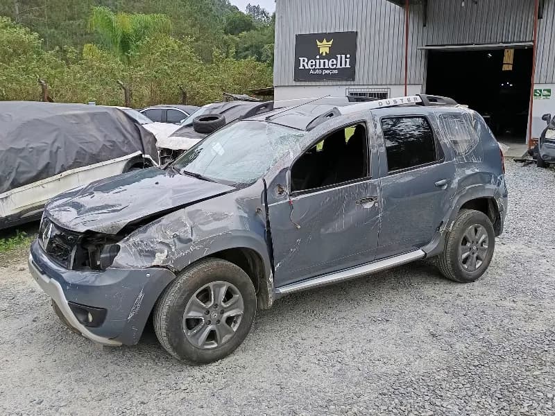 RENAULT DUSTER