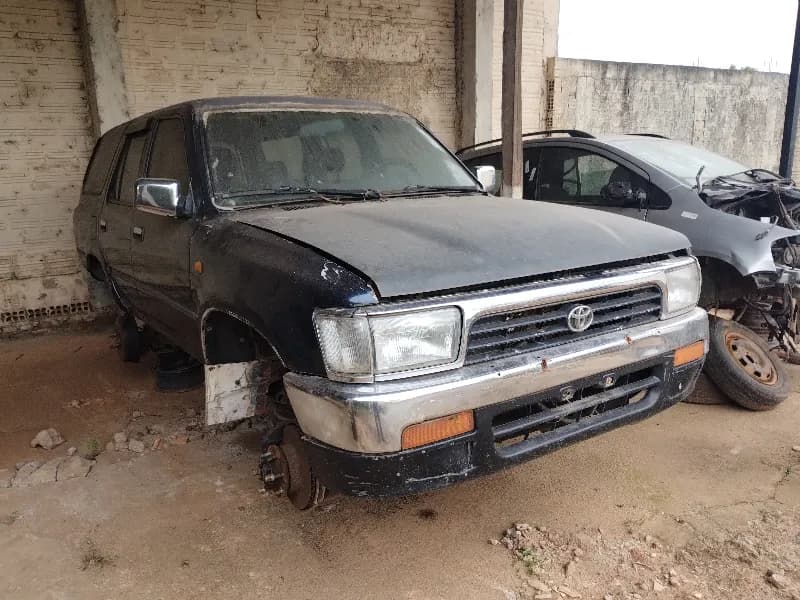 TOYOTA HILUX SW4