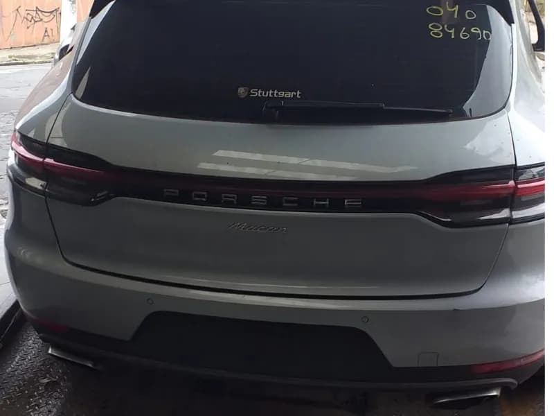 PORSCHE MACAN