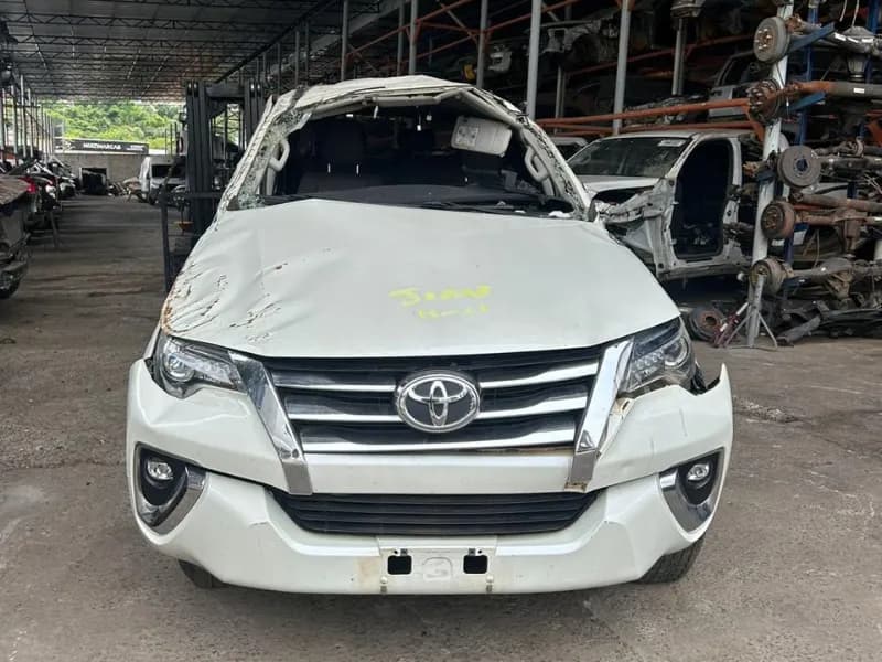 TOYOTA HILUX SW4