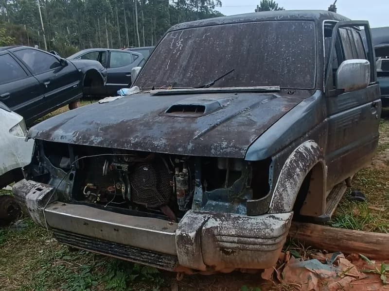 MITSUBISHI PAJERO FULL 1998