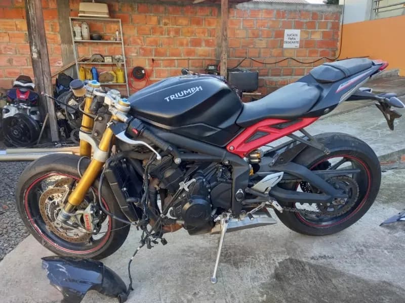TRIUMPH DAYTONA