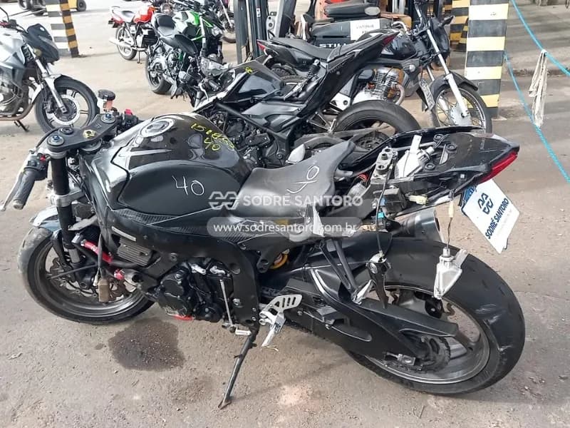 SUZUKI GSX-R GIXXER/SRAD