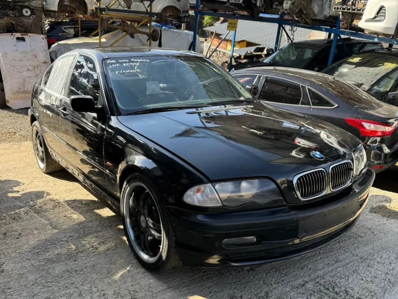 BMW 323i 1999