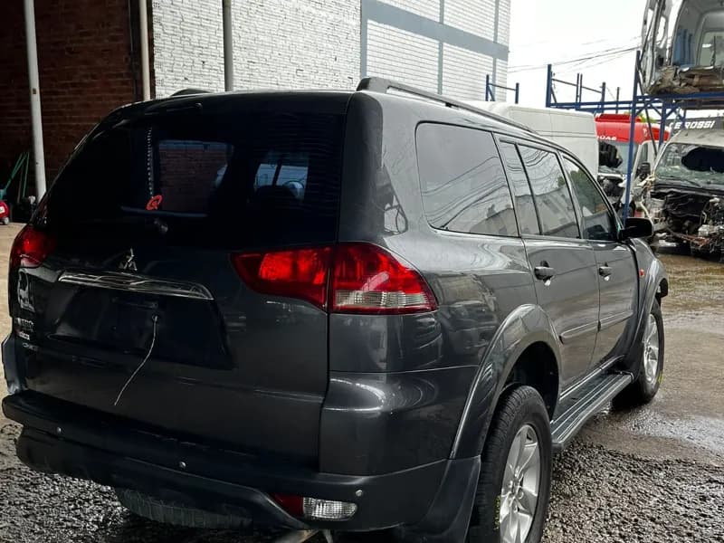 MITSUBISHI PAJERO DAKAR 2015