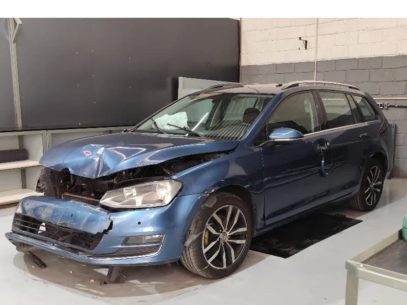 VOLKSWAGEN GOLF 2015